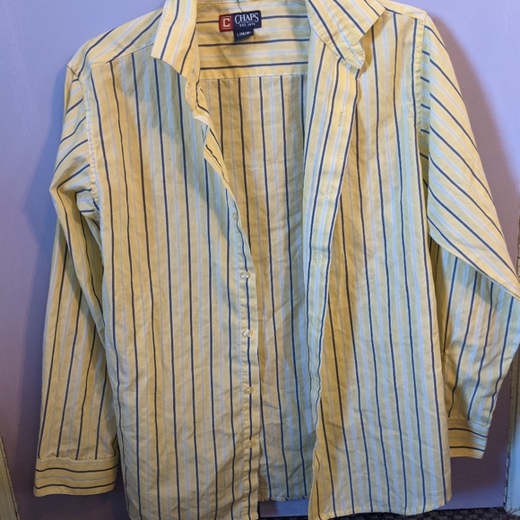 2 button down shirts - Picture 6 of 9